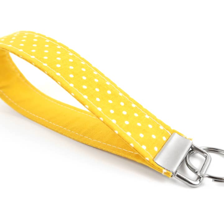 Porte-clés à pois blancs jaunes pour la vente par Designs By Rachel Lynn