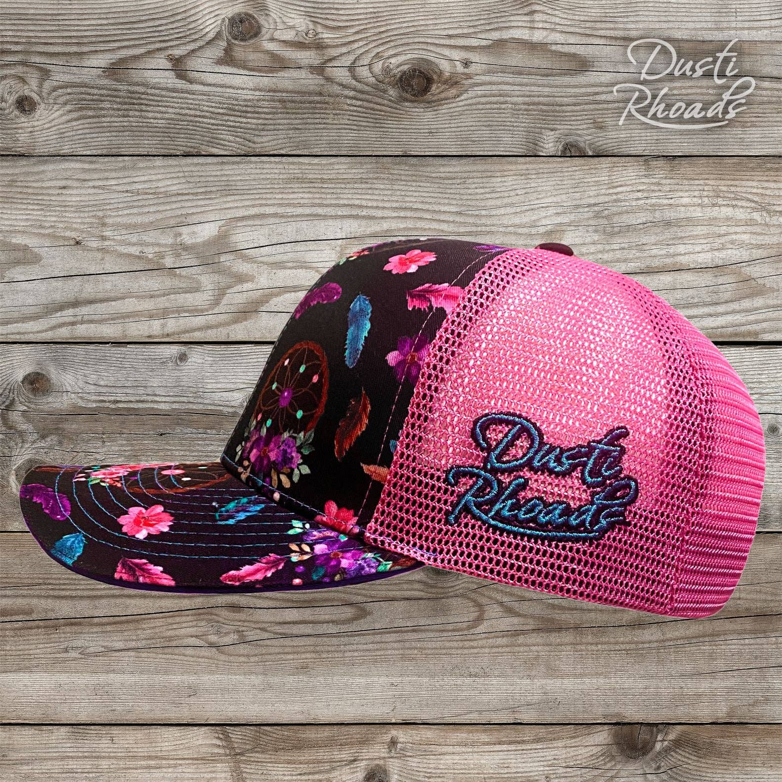 Dusti Rhoads - Vente Casquette de camionneur – femme - SEULEMENT 6 $ - Casquette Queue de Cheval Dream On1
