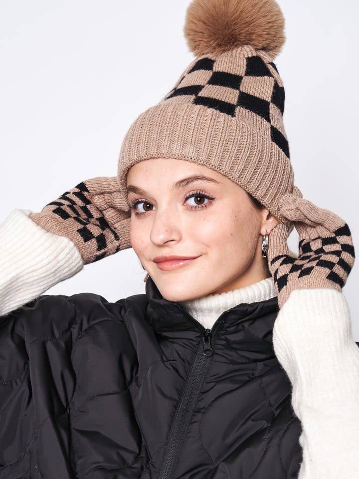 Bonnet à carreaux avec pompon pour la vente par Do Everything In Love®