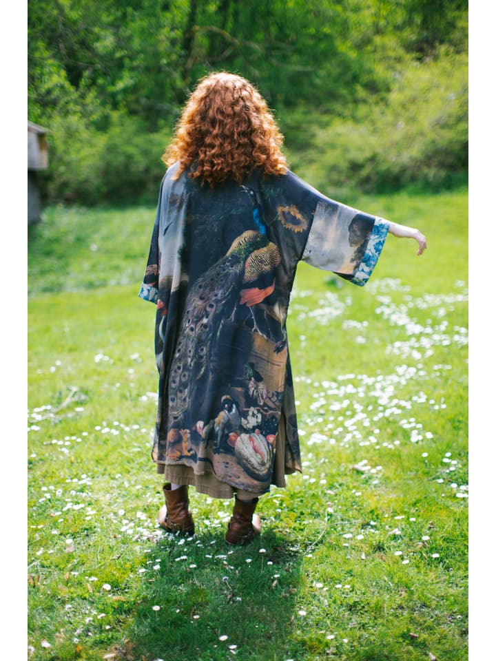 Market of Stars (USA) – Großhandel Kimono – Damen – Wild Beauty Opern-Duster Kimono mit Pfauenmotiv4