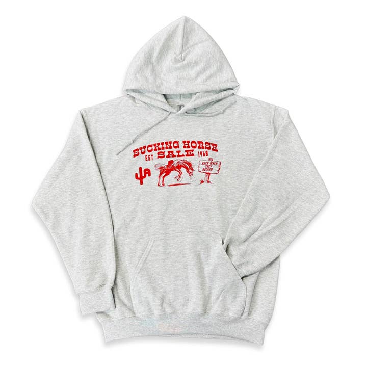 "Bucking Horse" - Ash Grey Hoodie för Vuxna (WESA JAN 2024) för wholesale av Cactus Alley Hat Co.