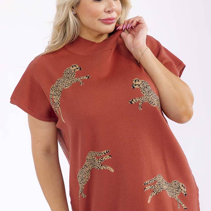 T21749P- Top lavorato a maglia a collo alto con stampa animalier taglie forti per la vendita all'ingrosso da parte di IWT Brands