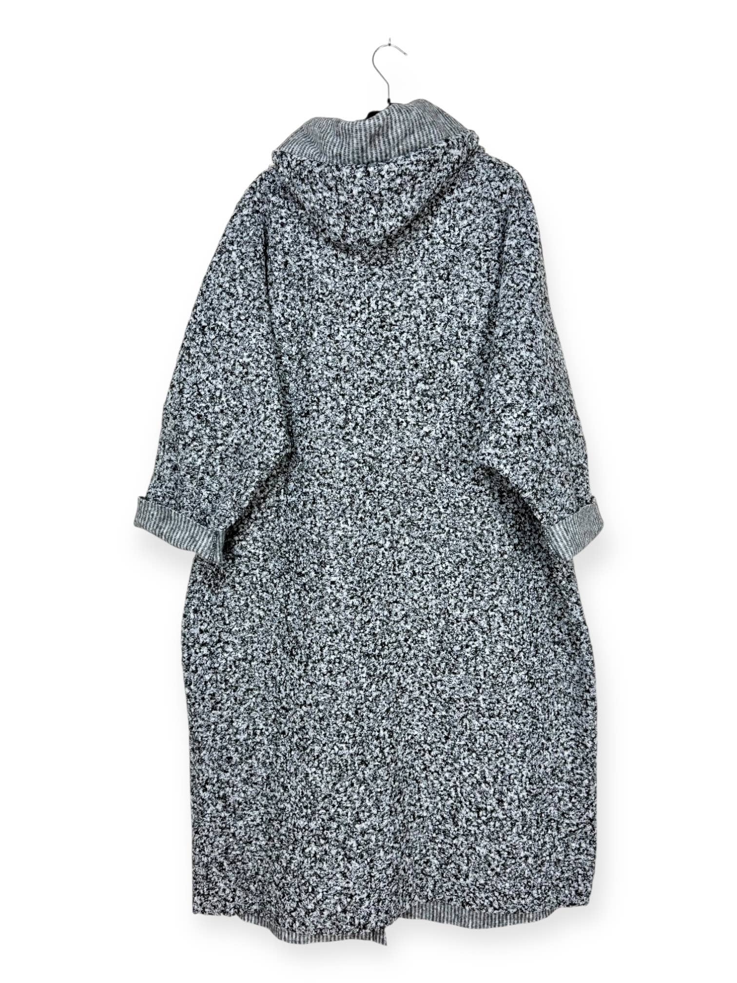 Lucky Nana - Wholesale Coat - Women's - AH 22158 - Long Coat in Bouclé Fabric21