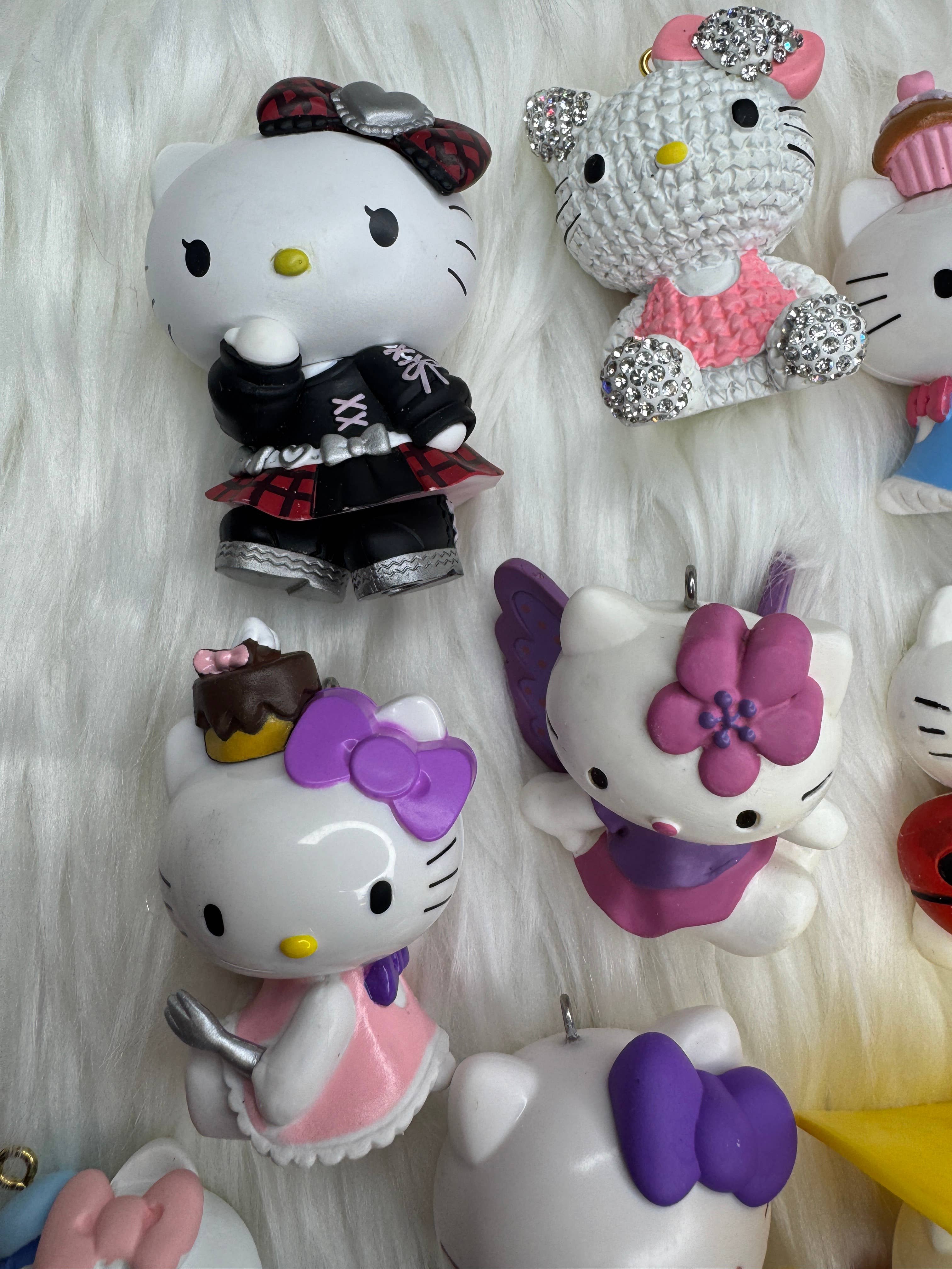 artbcrafts - Wholesale Keychain - Women's - Hello Kitty  Keychains 2