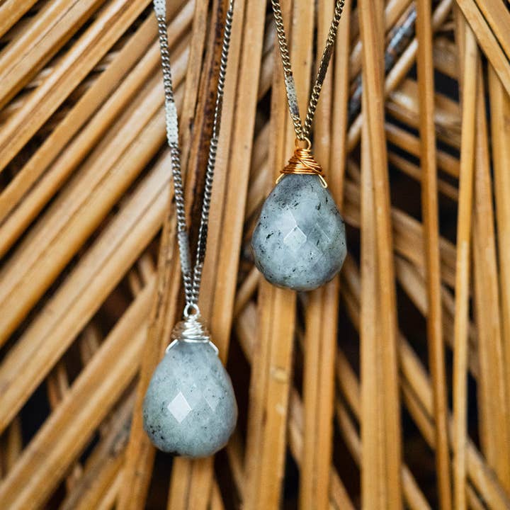 Bella Vita Jewelry – wholesale Pendant/charm necklace – Zara Natural Stone Drop Necklace | Labradorite