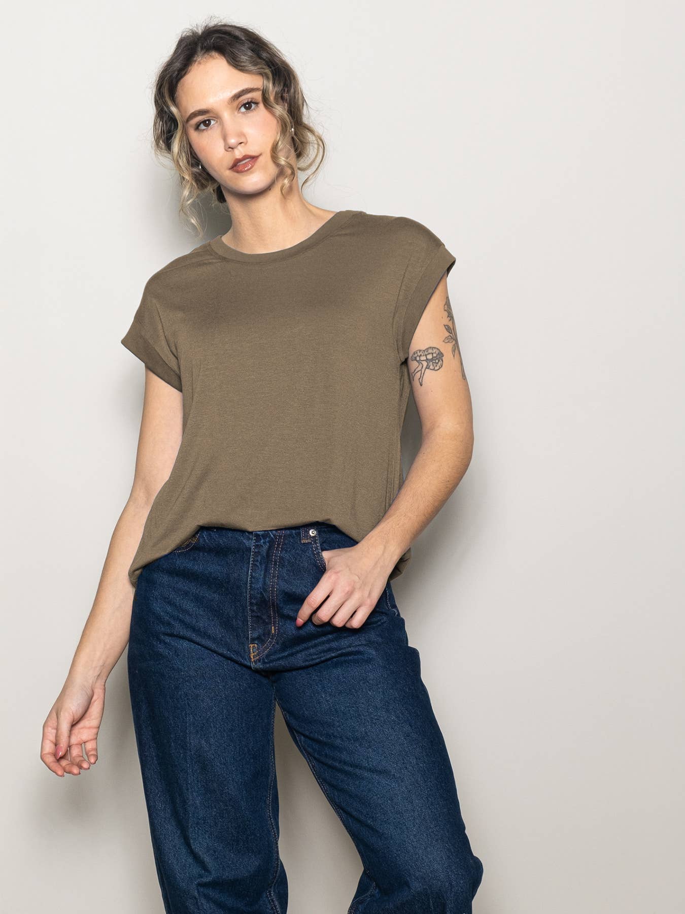 Elloh Collection - Wholesale T-Shirt - Women's - Oversized Soft Touch Crew Neck Muscle Tee Shirt8