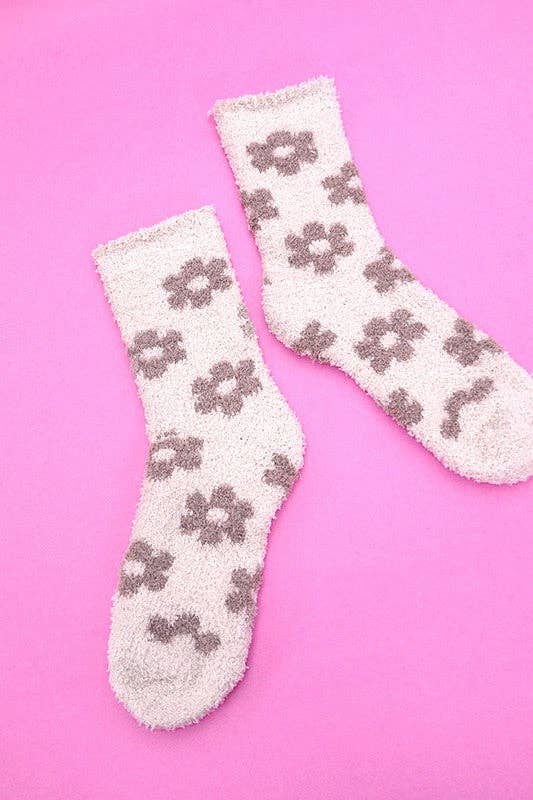 JOSSLYN by wall to wall - Wholesale Socks - Women's - WARM CORAL FLEECE PLUSH DAISY FUZZY SOCKS | 40S020475