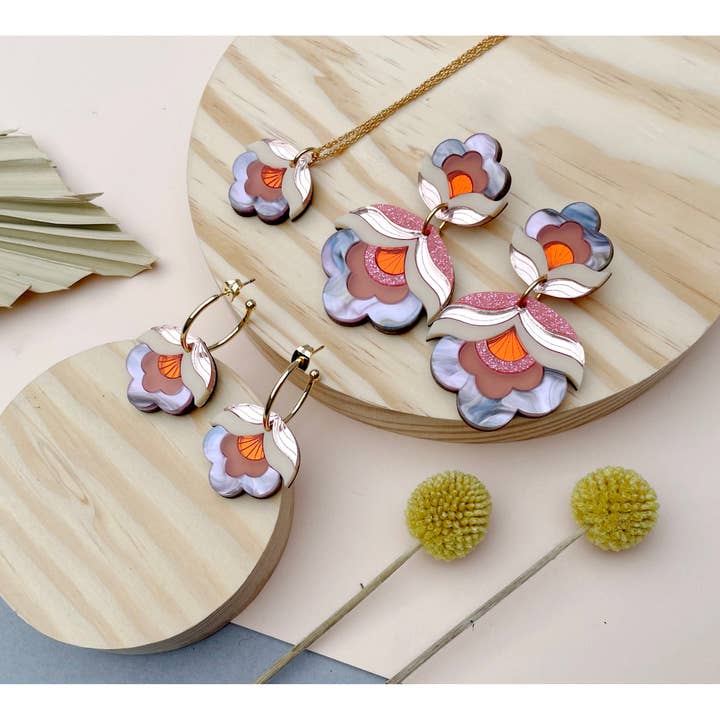 Rosa Pietsch - Wholesale Hoop Earrings - Anna Retro Flower Hoop Earrings: Pink Sky4