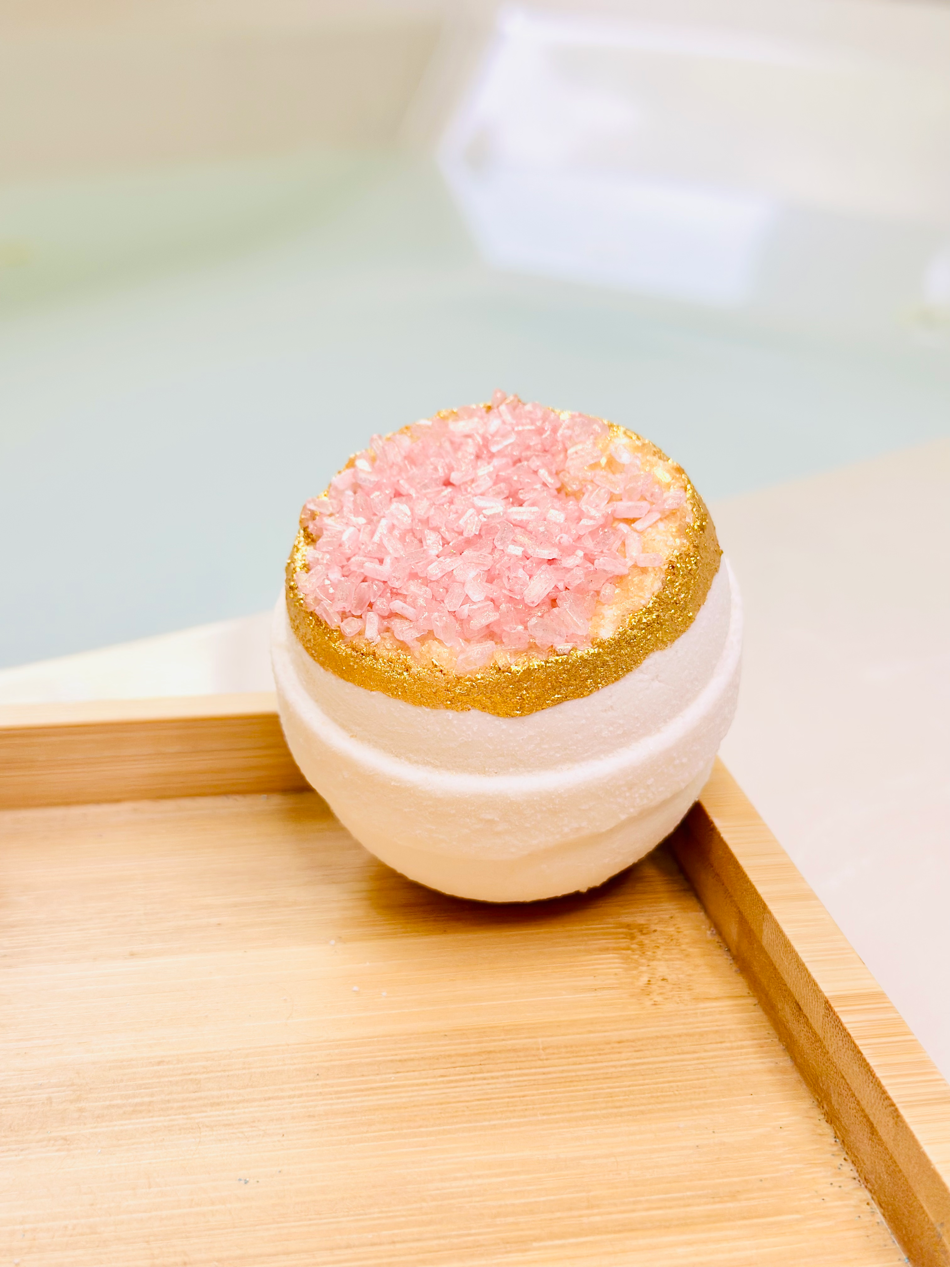 Salt & Sage Apothecary - Wholesale Bruisbal/schuim - Goddess Flowers Geode Badbom 2