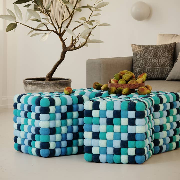 Reefelt - Venta al por mayor Puf - Puf otomano con forma de bola de fieltro multicolor7