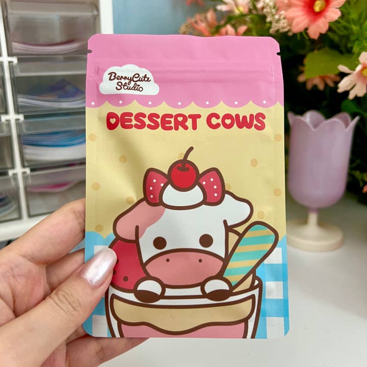 Sac Mystère de Pin's en Émail Vaches Dessert pour la vente par BerryCuteStudio