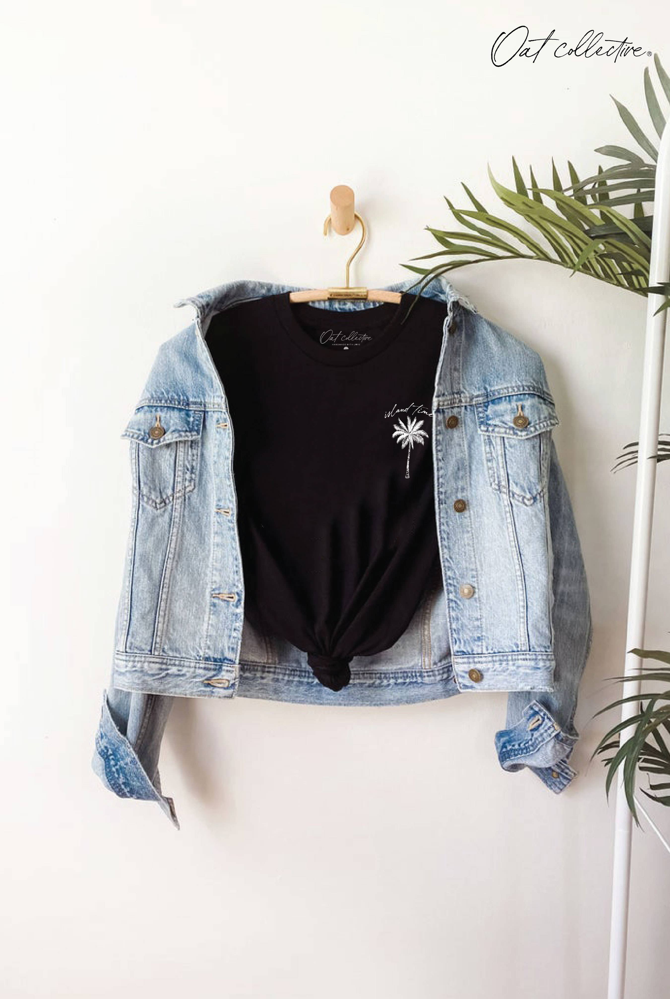 OAT COLLECTIVE – Engroshandel T-shirt med print - Dame – ISLAND TIME Grafisk T-shirt0