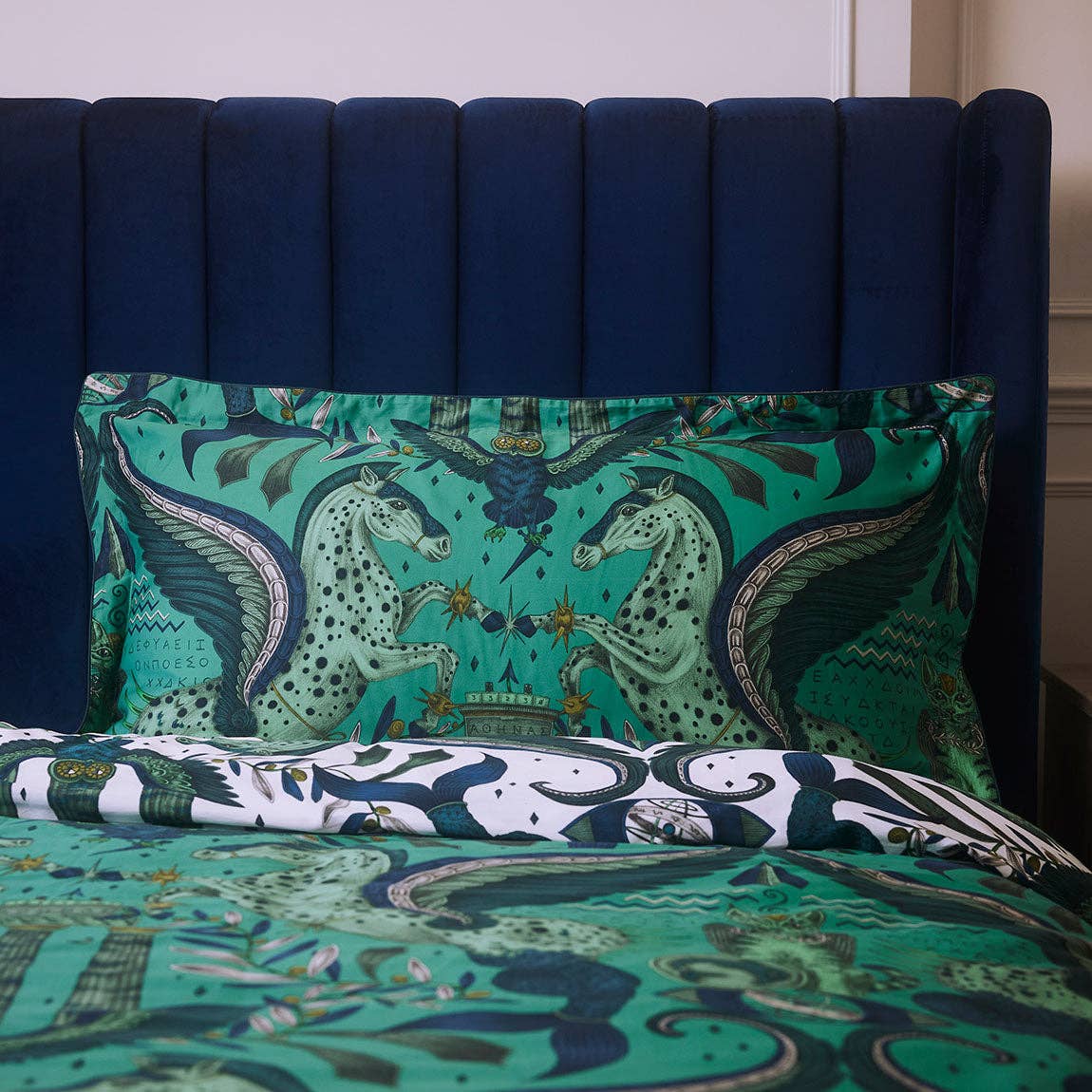 Peacock White Odyssey Bedding Set - UK/EU Sizing for wholesale on Faire9