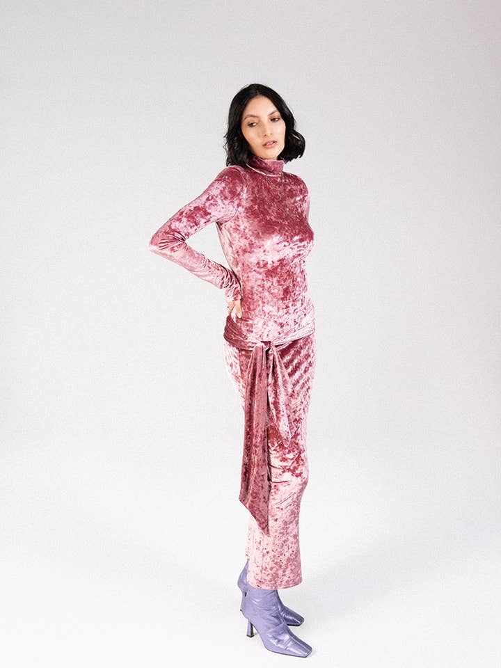 Vestido Coluna de Veludo com Gola Alta Sabrina por atacado de Jessie Da Silva