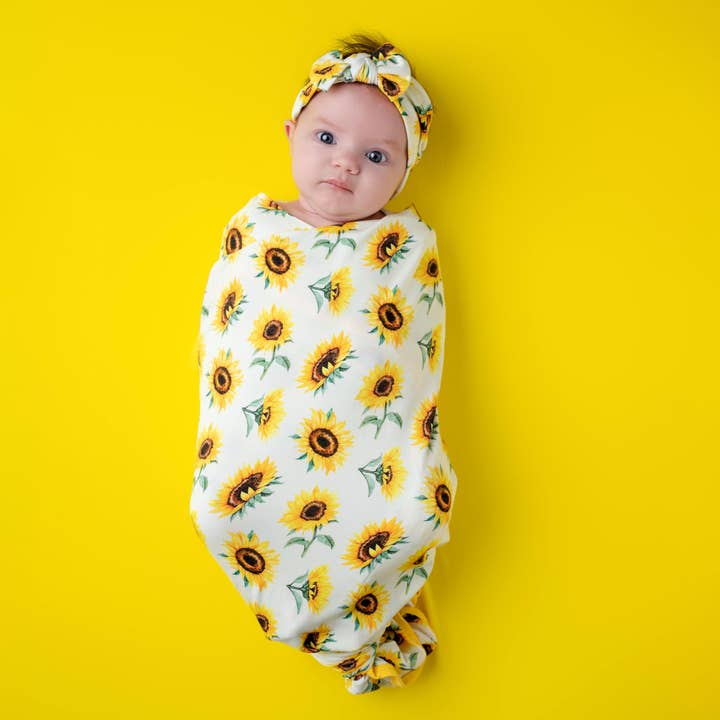 Tournesols | Couverture emmaillotage en bambou pour la vente par Little Popp Crew