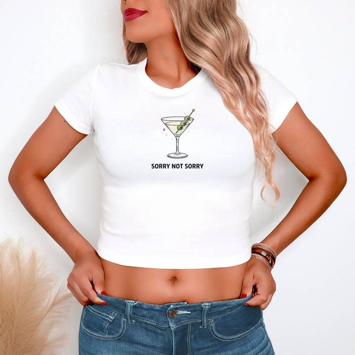 T-shirt corta "Scusa, ma non mi dispiace" con Martini, divertente maglietta a tema cocktail per la vendita all'ingrosso da parte di FizzCandy Designs