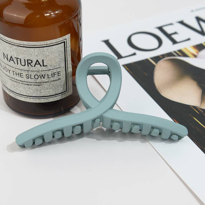 TheDivaSoap - Wholesale Hair Clip - Women's - Extra Large Crossed Hair Claw, Ponytail Hair Clip2