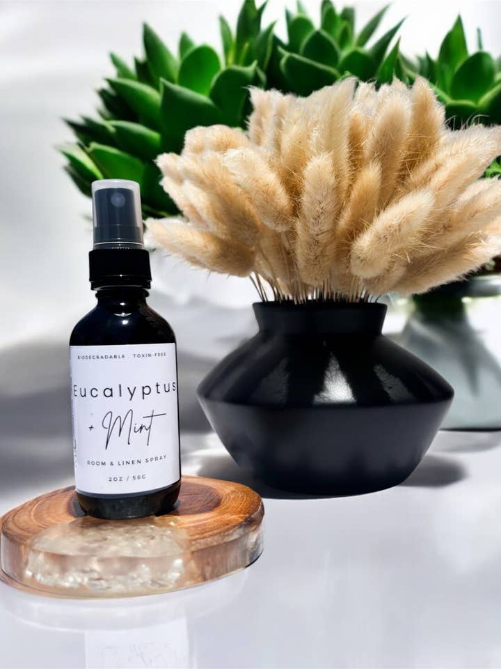 Eucalyptus + Mint - Multi-Use Room & Linen Spray | Non-Toxic for wholesale by momMY TIME candle co.