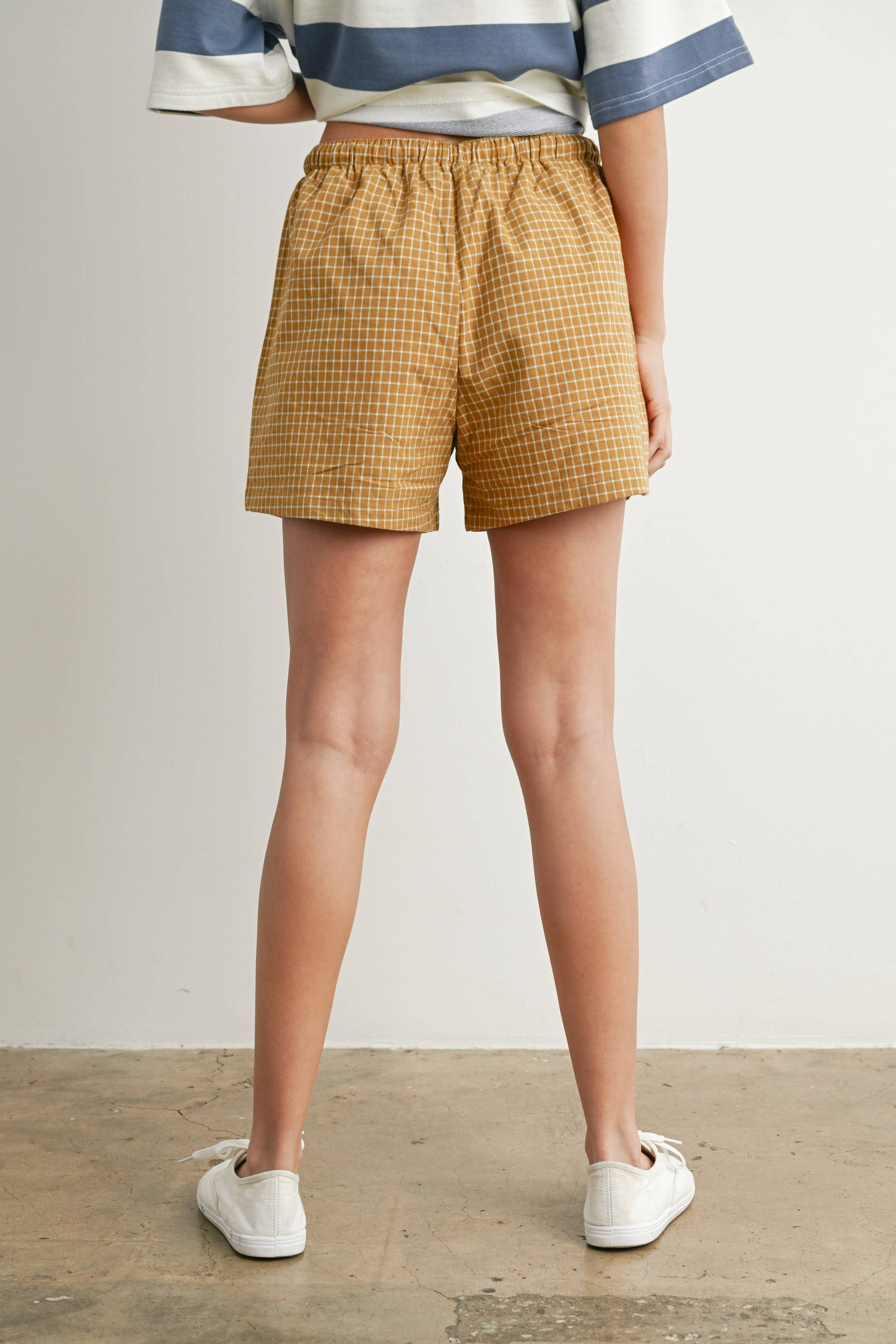 BUTTERMELON - Vendita all'ingrosso Pantaloncini - Donna - Shorts a quadretti con coulisse elastica - BMP745040