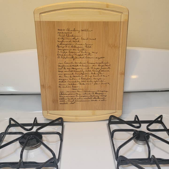 Mors Dag Gaveindgraveret Familieopskrift Fra En Elsket for engroshandel hos Crafted Nexus Creations