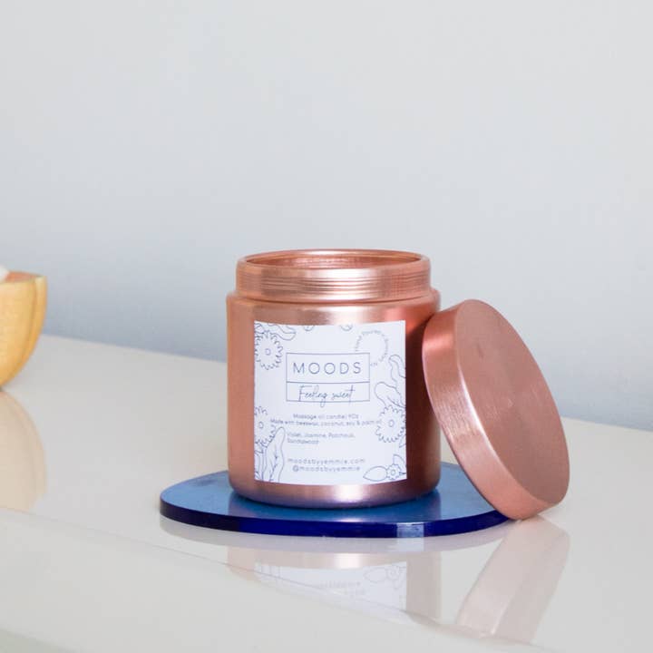 Feeling Sweet (bougie à l'huile de massage) pour la vente par Moods by Yemmie