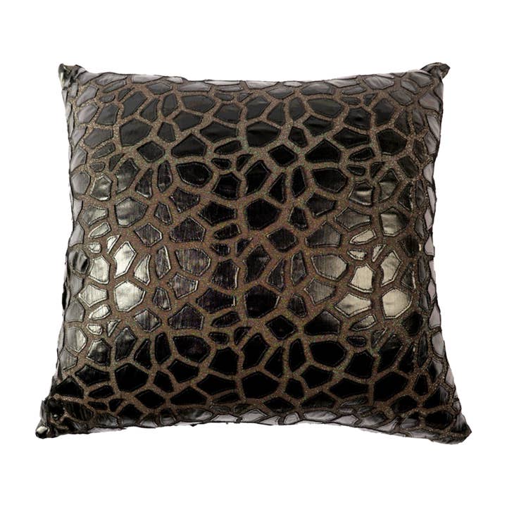 Cojín de Tirar con Patrón de Jirafa en Cuero Negro y Bronce para venta al por mayor de DECO DECOR