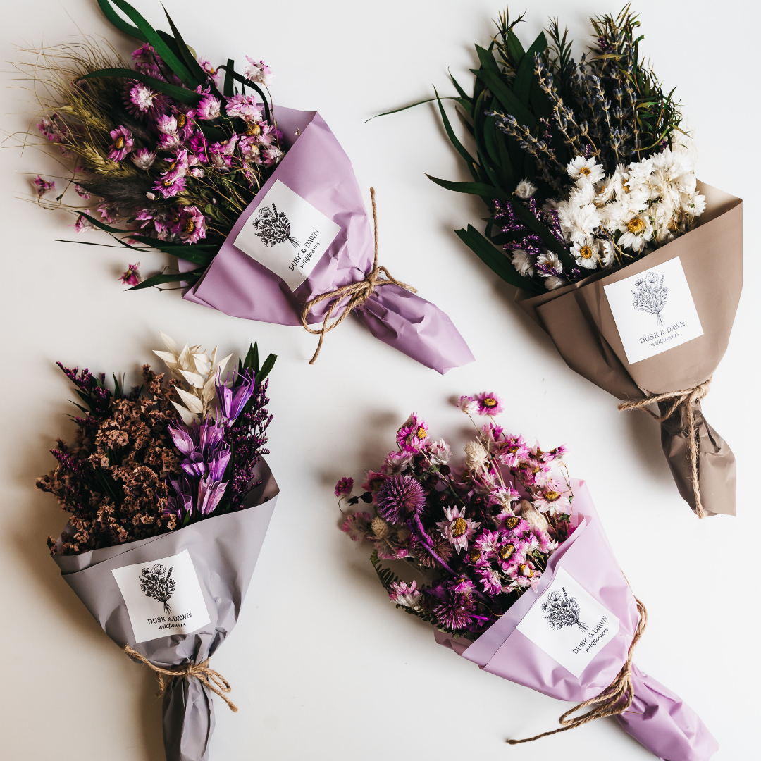 Giften Market - Wholesale Dried/Pressed Flowers - Savannah Dried Flower Mini Bouquet - Floral Gifts for Women1