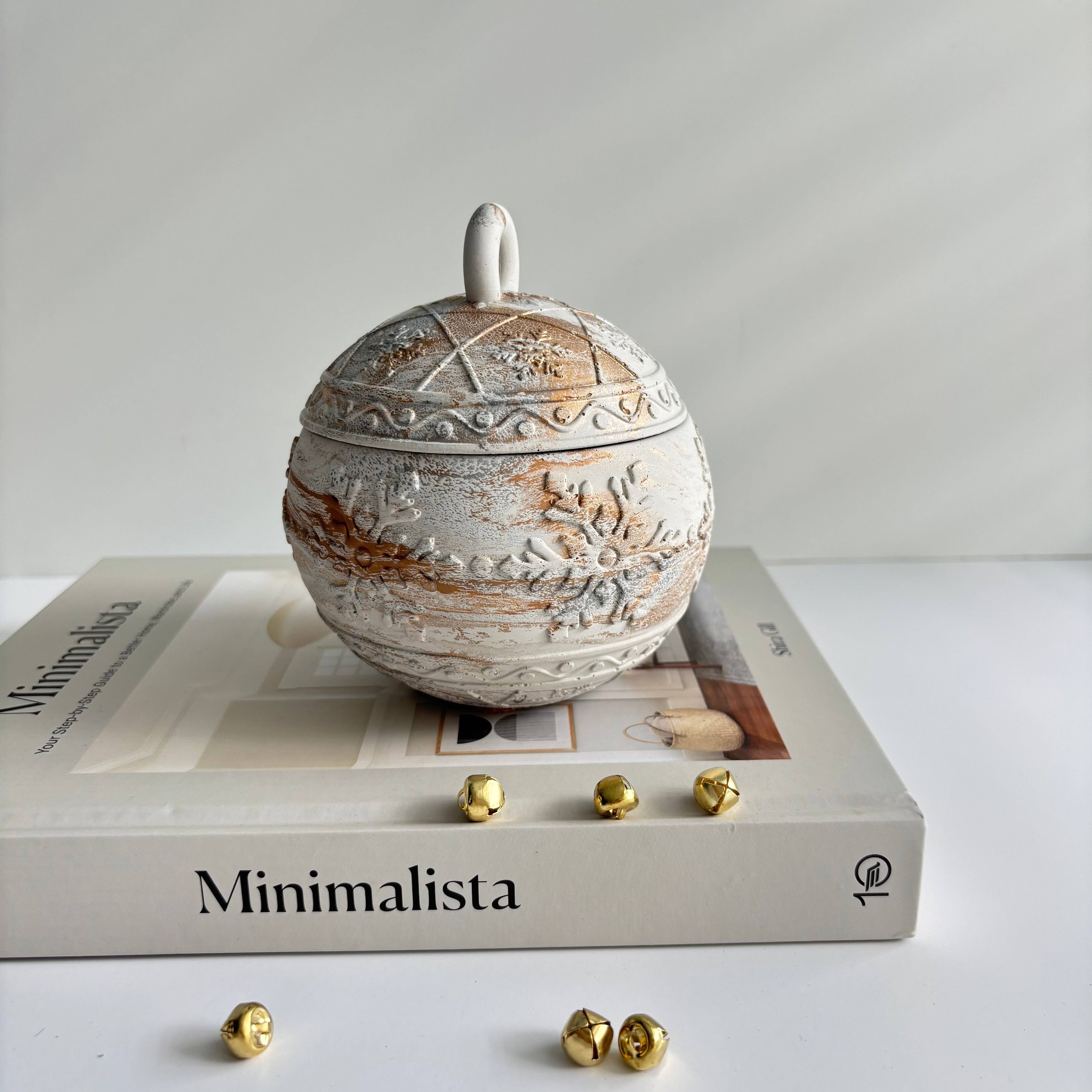 Fancy Concrete - Wholesale Jar/Filled Candle - Snowflake Bauble Candle | Coconut-Soy Wax Christmas Decor4