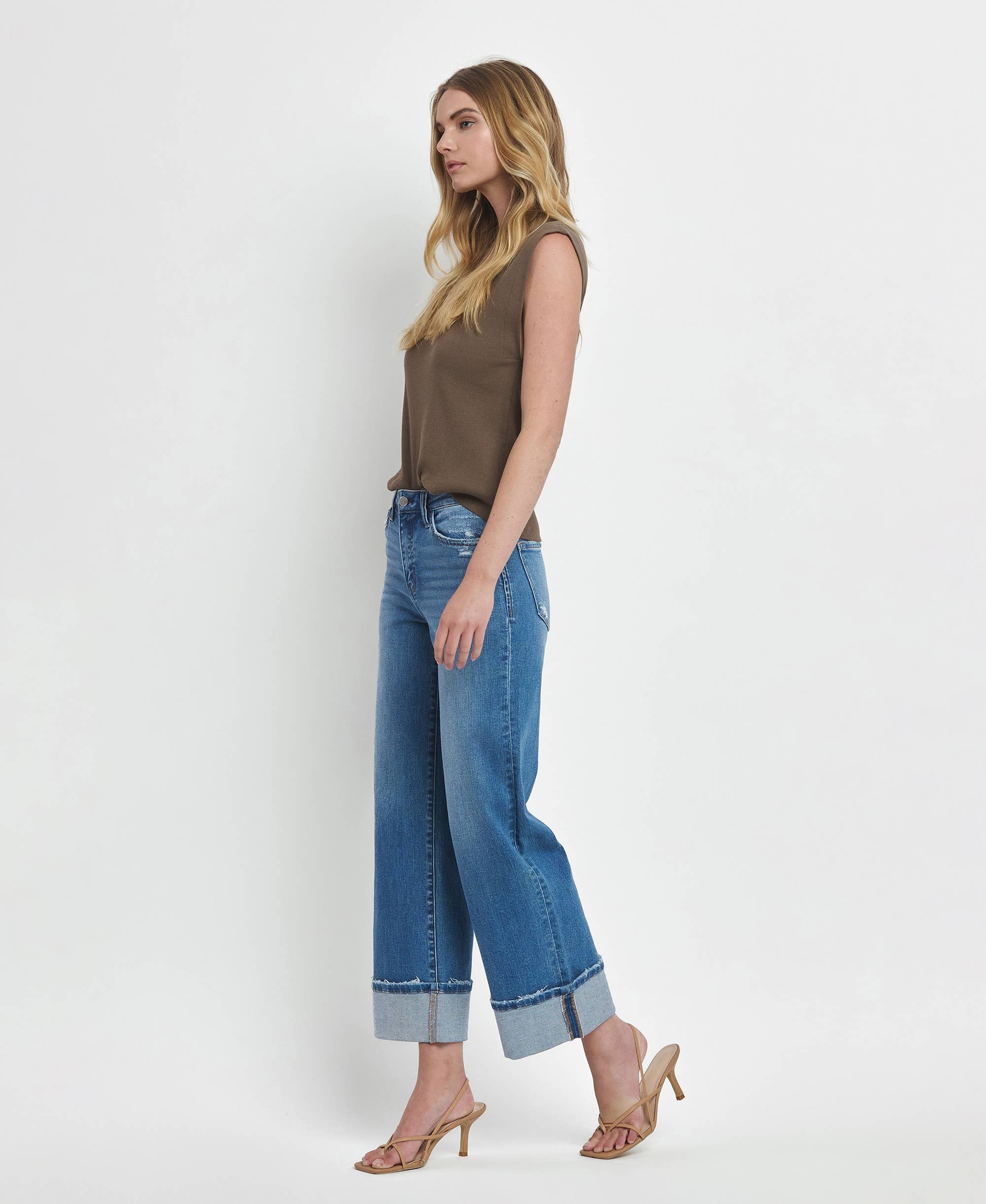 MOORLAND HOCHGESCHNITTENE MITTELBLAUE GEFALTETE WEITE JEANS F5890 für den Großhandel auf Faire13