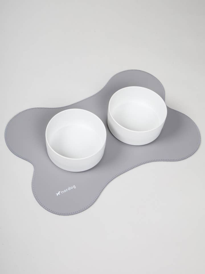 Dækkeserviet til hundeskåle (grå) for engroshandel hos Nordog