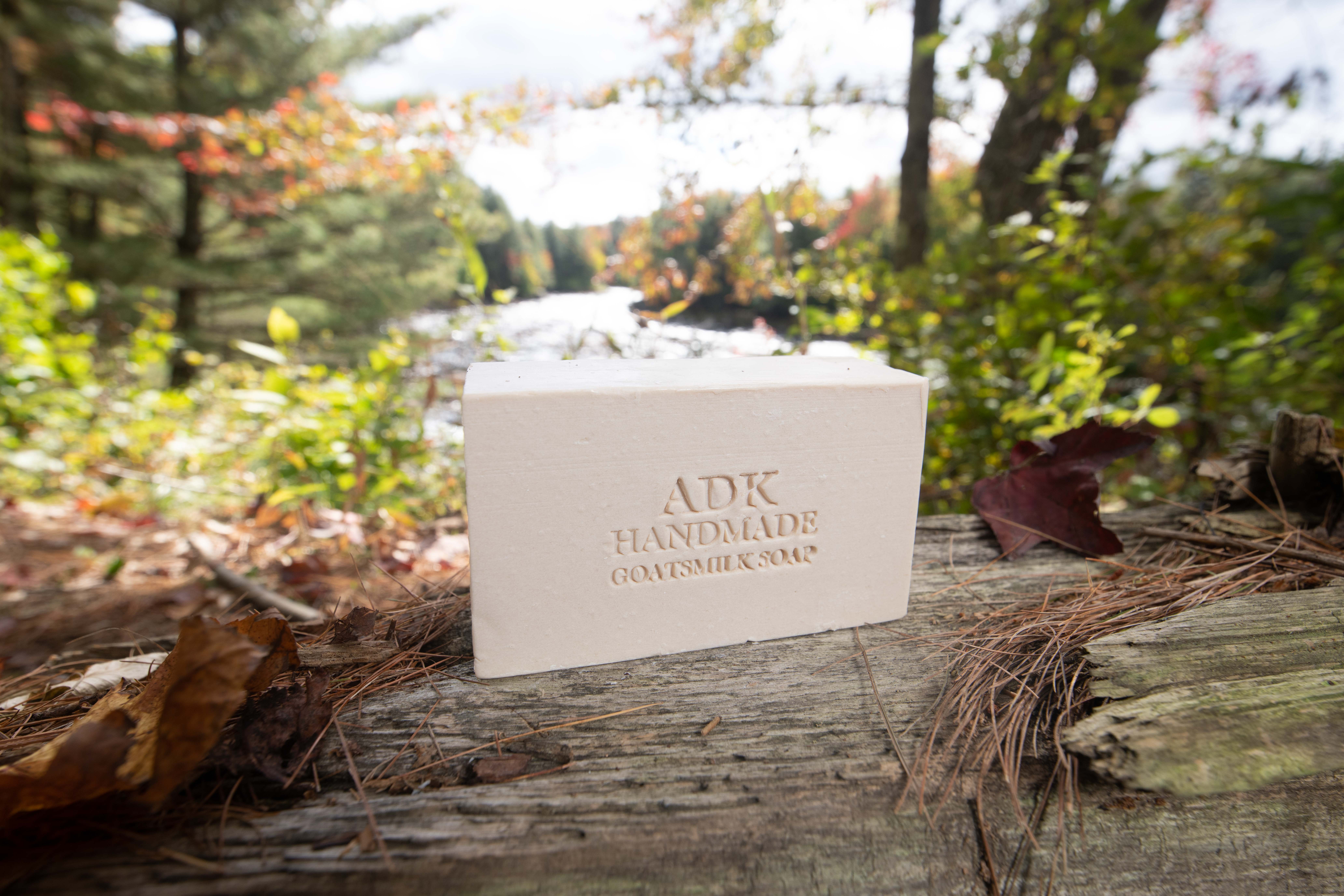 Adirondack Fragrance  Flavor Farm - Wholesale Zeepblok - Adirondack handgemaakte onverpakte zeepbar 4oz | All Natural3