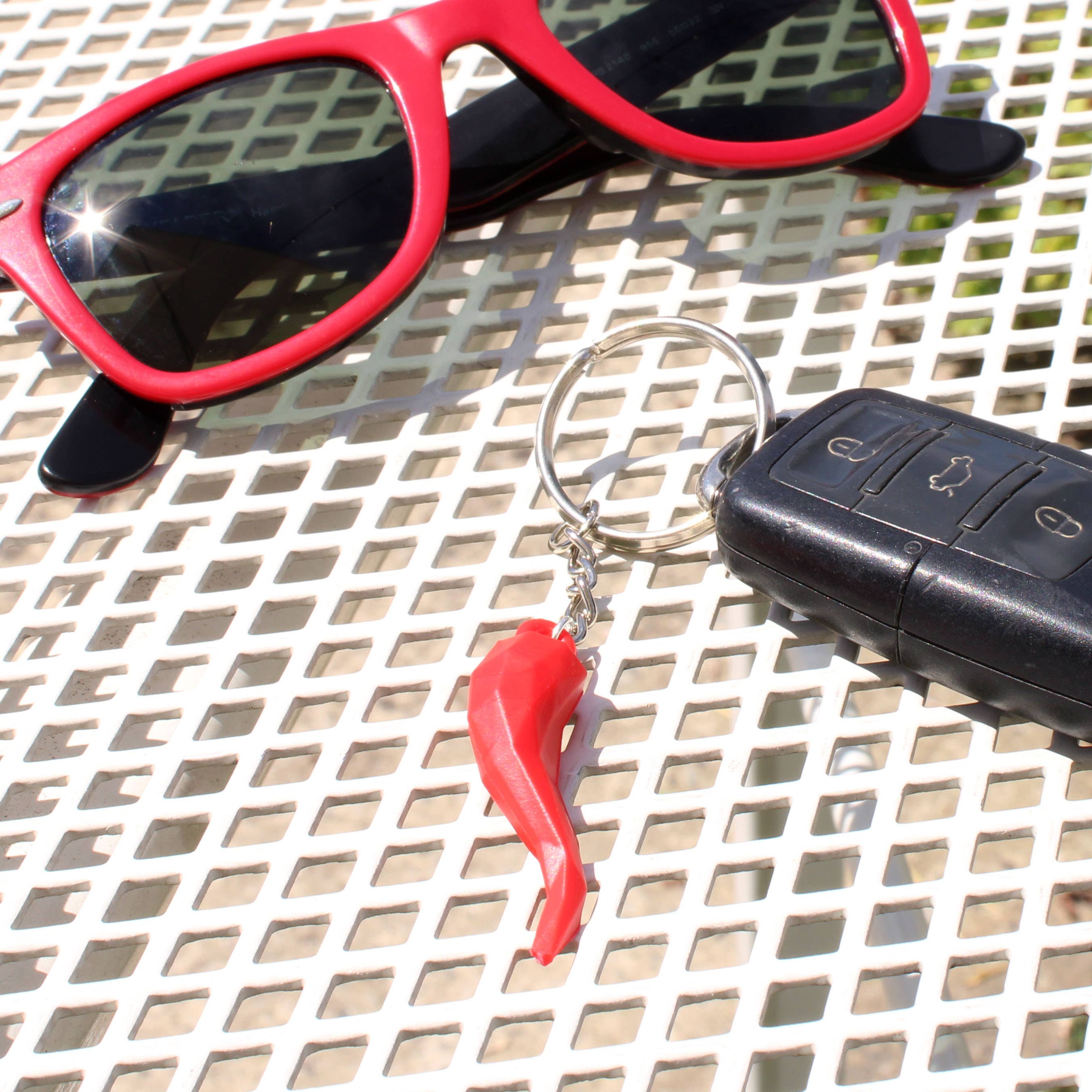 Superstuff – wholesale Skämtpresent/liten present – Scaramantikit med 12 lyckotalismaner och röd chili som gåva2