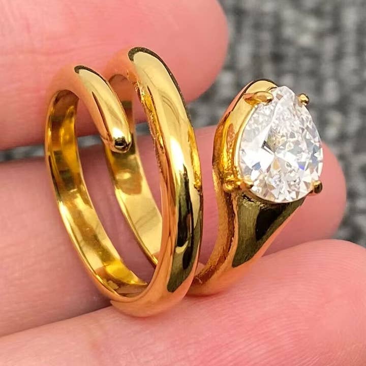 Anillo de Serpiente de Circonita Blanca Chapado en Oro de 18K de Acero Inoxidable - FGS para venta al por mayor de Mio Queena