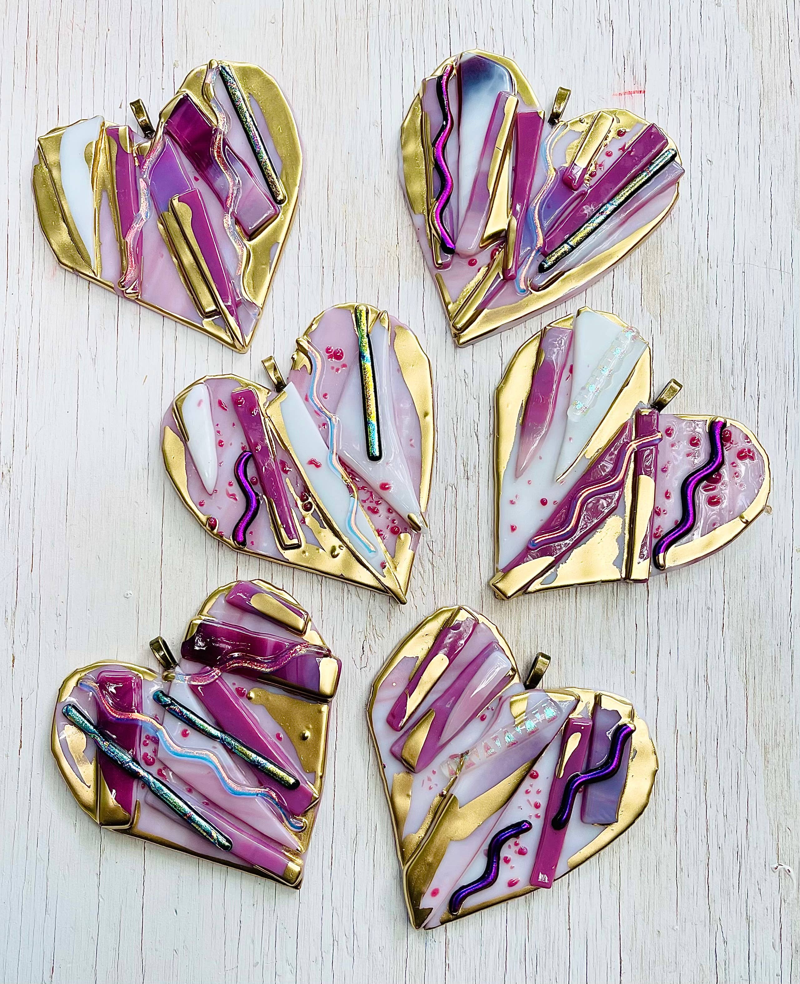 Atelier Glass Studio – Engroshandel Pynt – 4,5" Glas Graffiti Hjerte - Assort - Ornament - Valentinsdag4