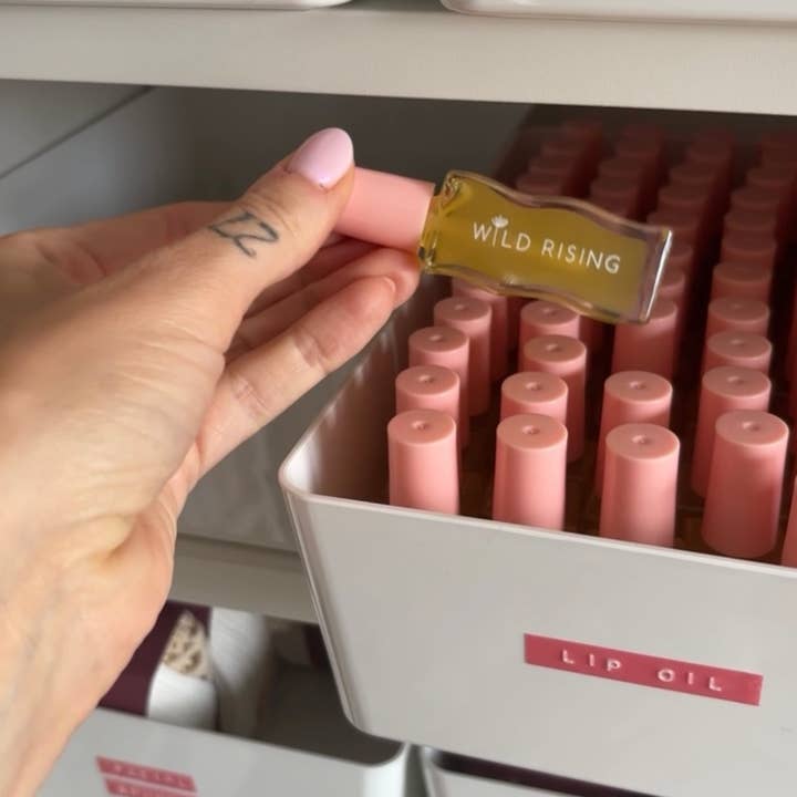 Wild Rising Skincare – wholesale Lip-gloss – Natural Skincare Ultra Shine Lip Oil Gloss5