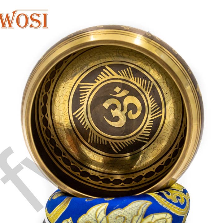 Bol chantant tibétain Om Mantra de 4,5 pouces avec maillet | Bol sonore de guérison antique pour méditation | Bol en cuivre | Bol d'offrande | Cadeau de pleine conscience pour la vente par Fwosi