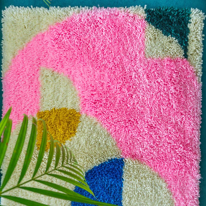The Crafts Collective - Wholesale DIY Craft Kit - Arch Geometry Latch Hook Rug Kit