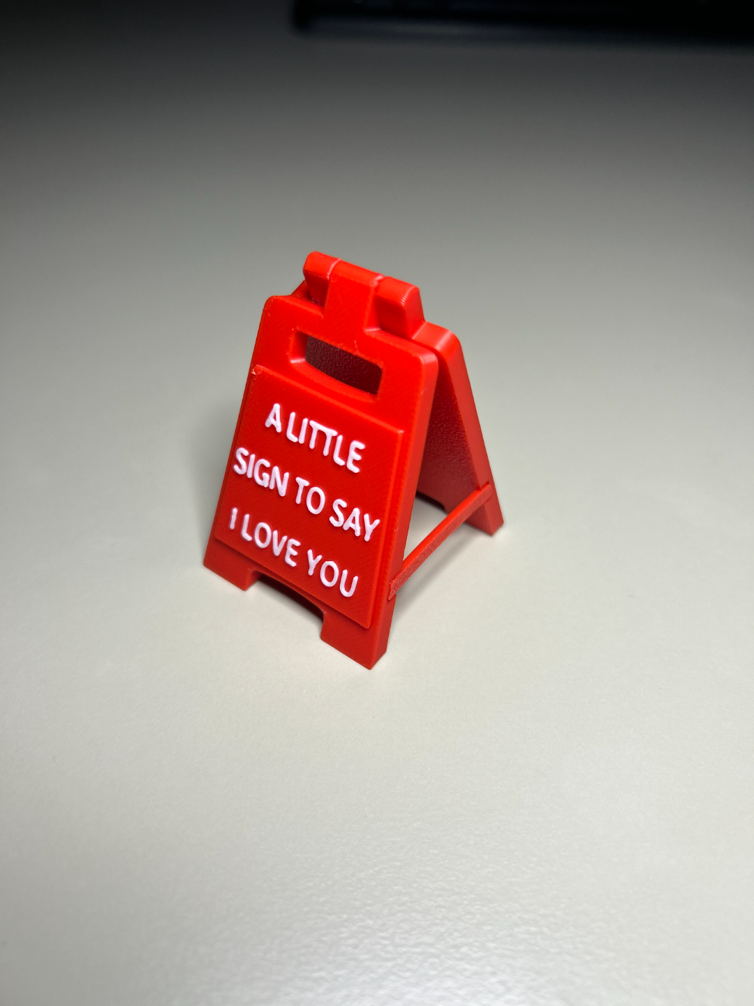 Drimzy - Wholesale Decorative Tabletop Object - I Love You Miniature Sign – Cute Desk Decoration Gift 1