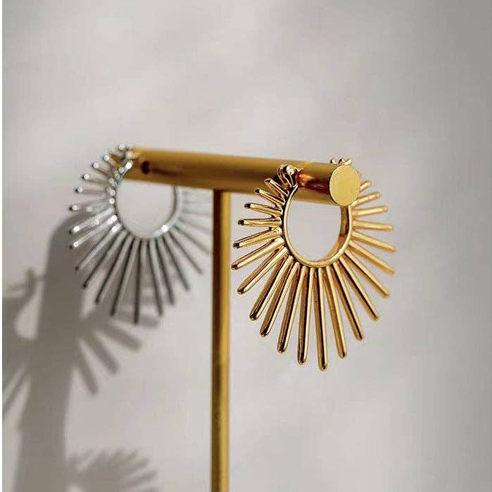 Dipped Shop - Wholesale Oorringen - Eenvoudige Zonnestraal Stijl Scharnierende Hoepeloorbellen DP25E7172