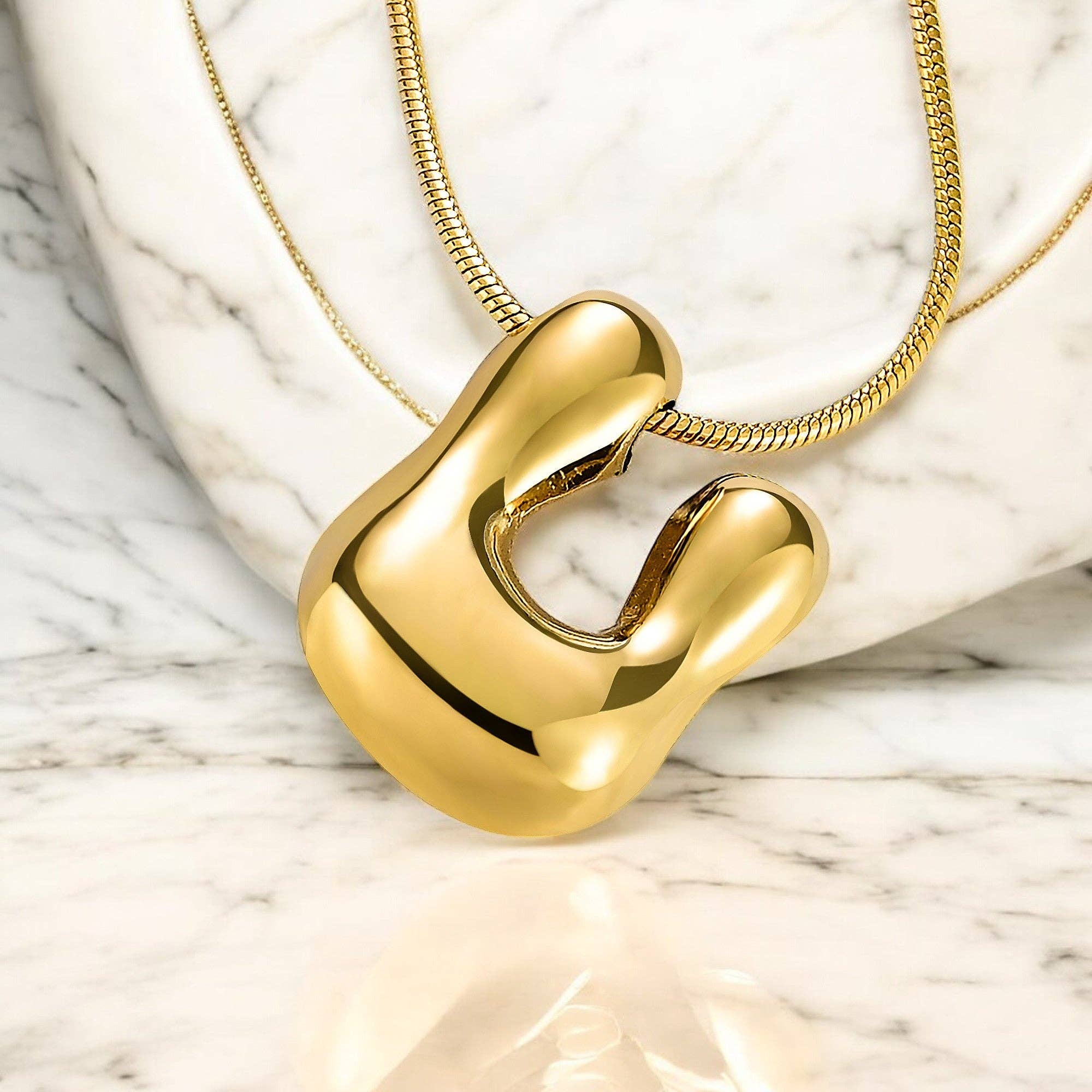 Cape Diablo - Vente Colliers à pendentif - Collier Initiale Lettre Bulle Chute Éclat Doré20