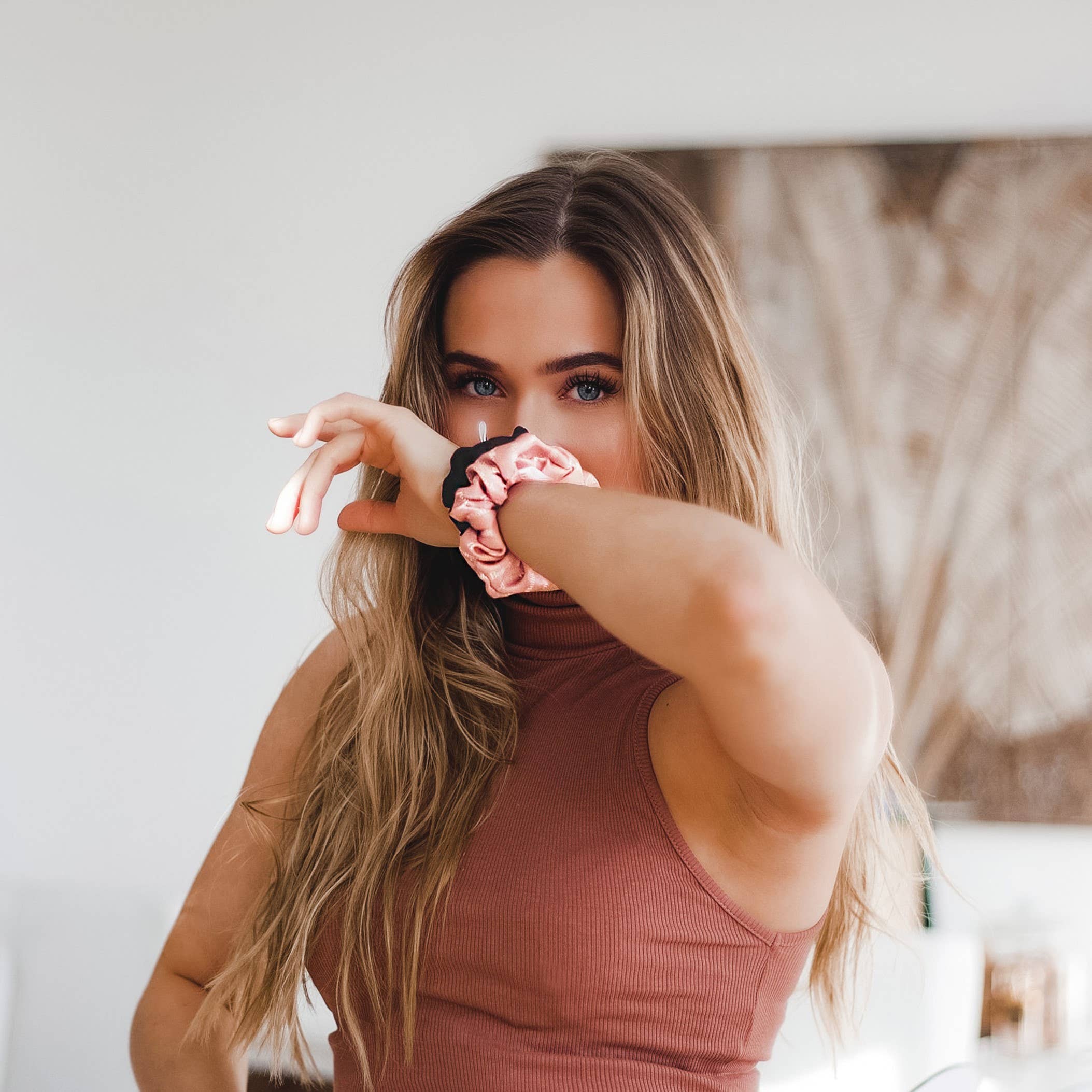 Bellody GmbH - Vente Chouchou – femme - Chouchou en soie rose - Bellody® (1 pièce - rose doux)5