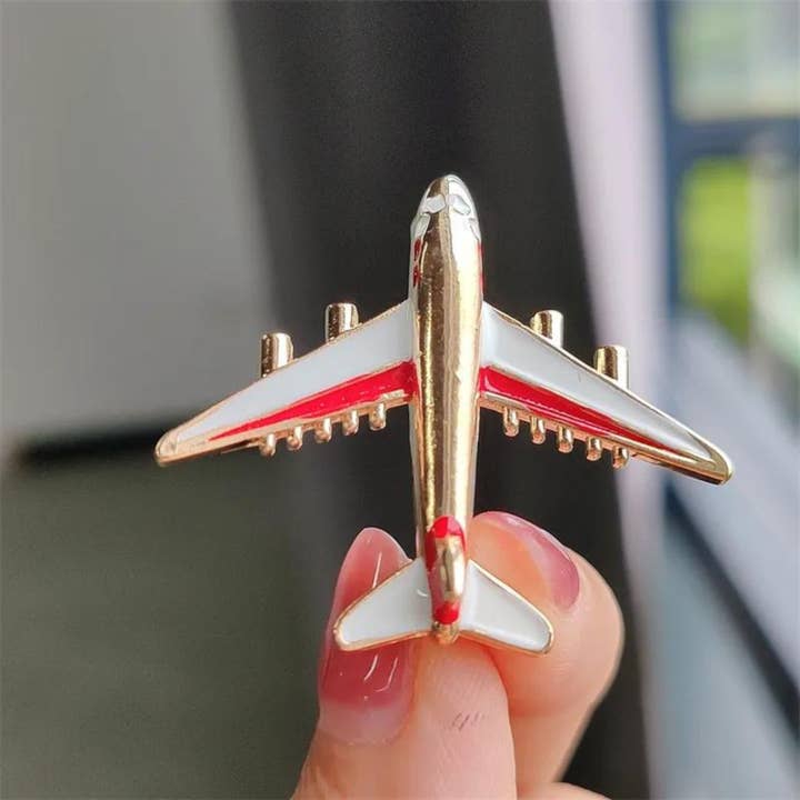 Magnifique Hearts - Wholesale Brooch - Enamel Airplane Brooch: Stylish Accessory for Aviation Lover