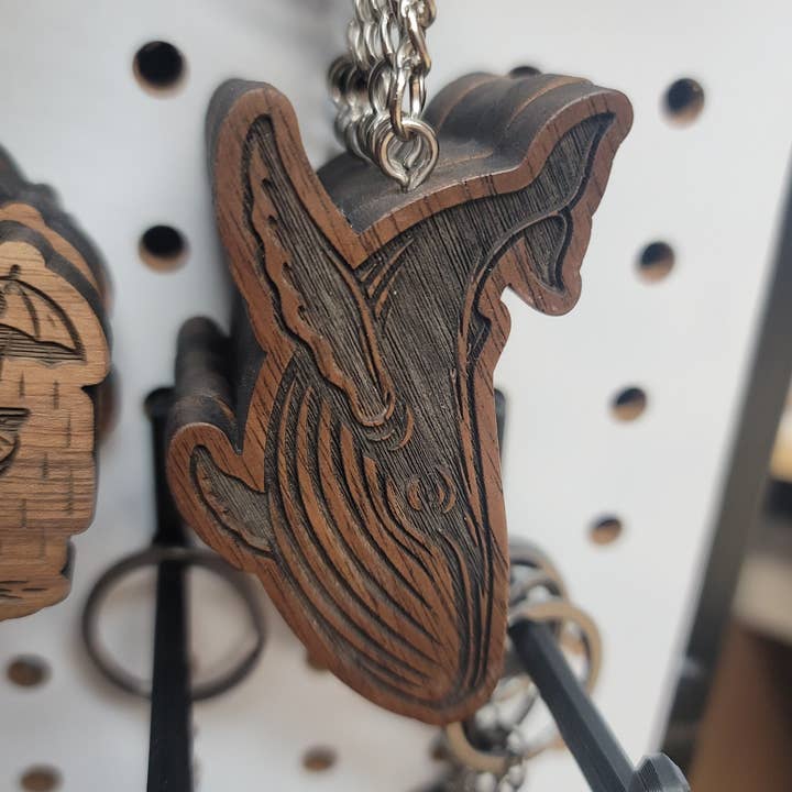 Porte-clés baleine pour la vente par Two Makers Crew