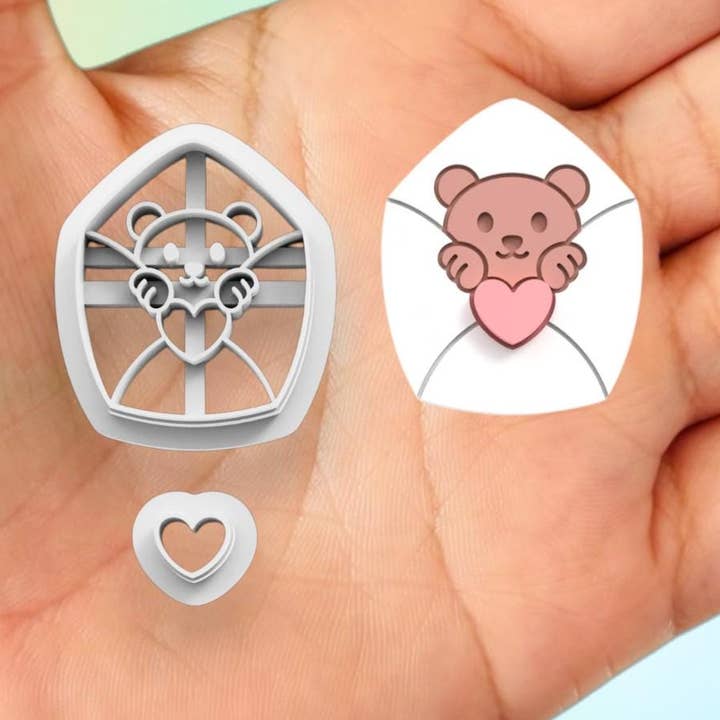 Emporte-pièce en argile polymère "Ours en peluche dans une lettre d'amour" pour la Saint-Valentin pour la vente par Roussell Prints and Demand LLC