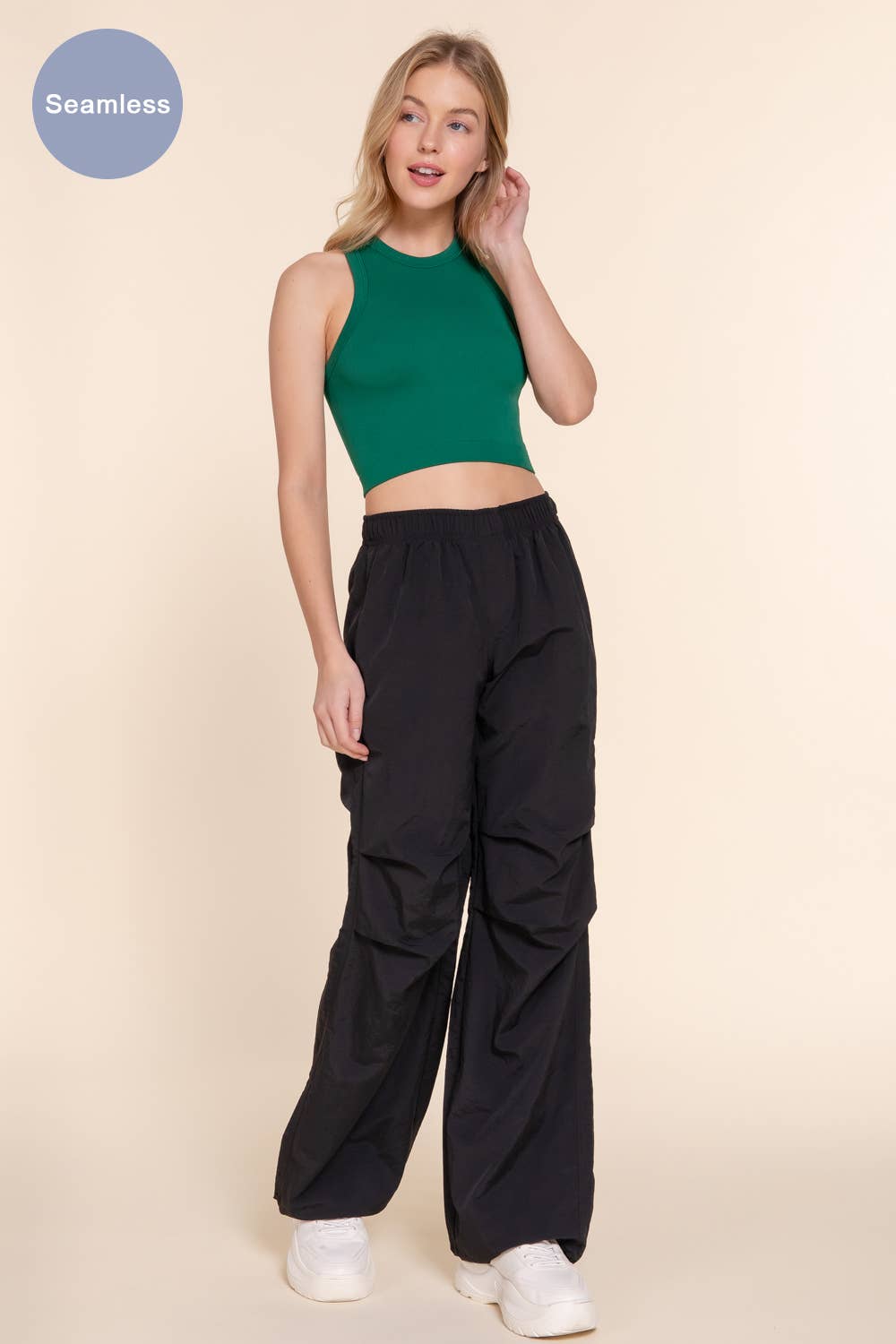 Active Basic | Active USA – Großhandel Strickoberteil – Damen – Ärmelloses, nahtloses Ripptop mit Rundhalsausschnitt21