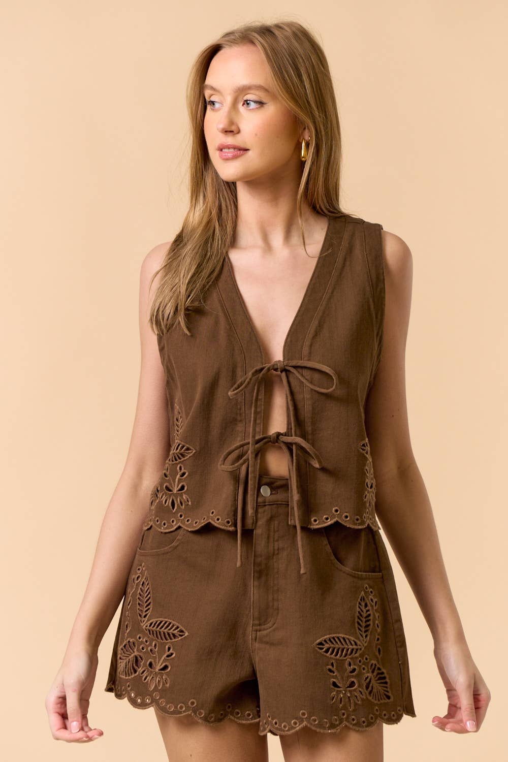 Lalavon - Wholesale Blouse - Women's - Floral Front Tie Embroidered Vest2