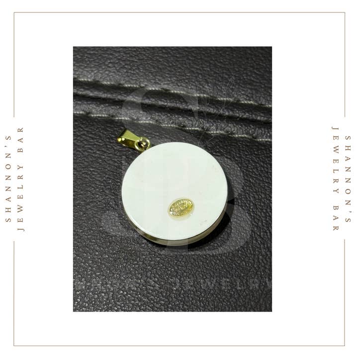 Shannon's Jewelry Bar – wholesale Individual charm/pendant – CHANEL Charm Zipper Pull Gold CC White and Pink Round 22mm 5