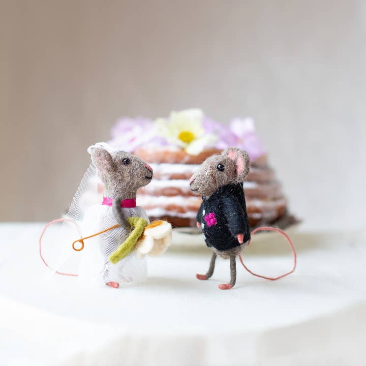 Sew Heart Felt - Wholesale Decorative Tabletop Object - Bride and Groom Wedding Mice1