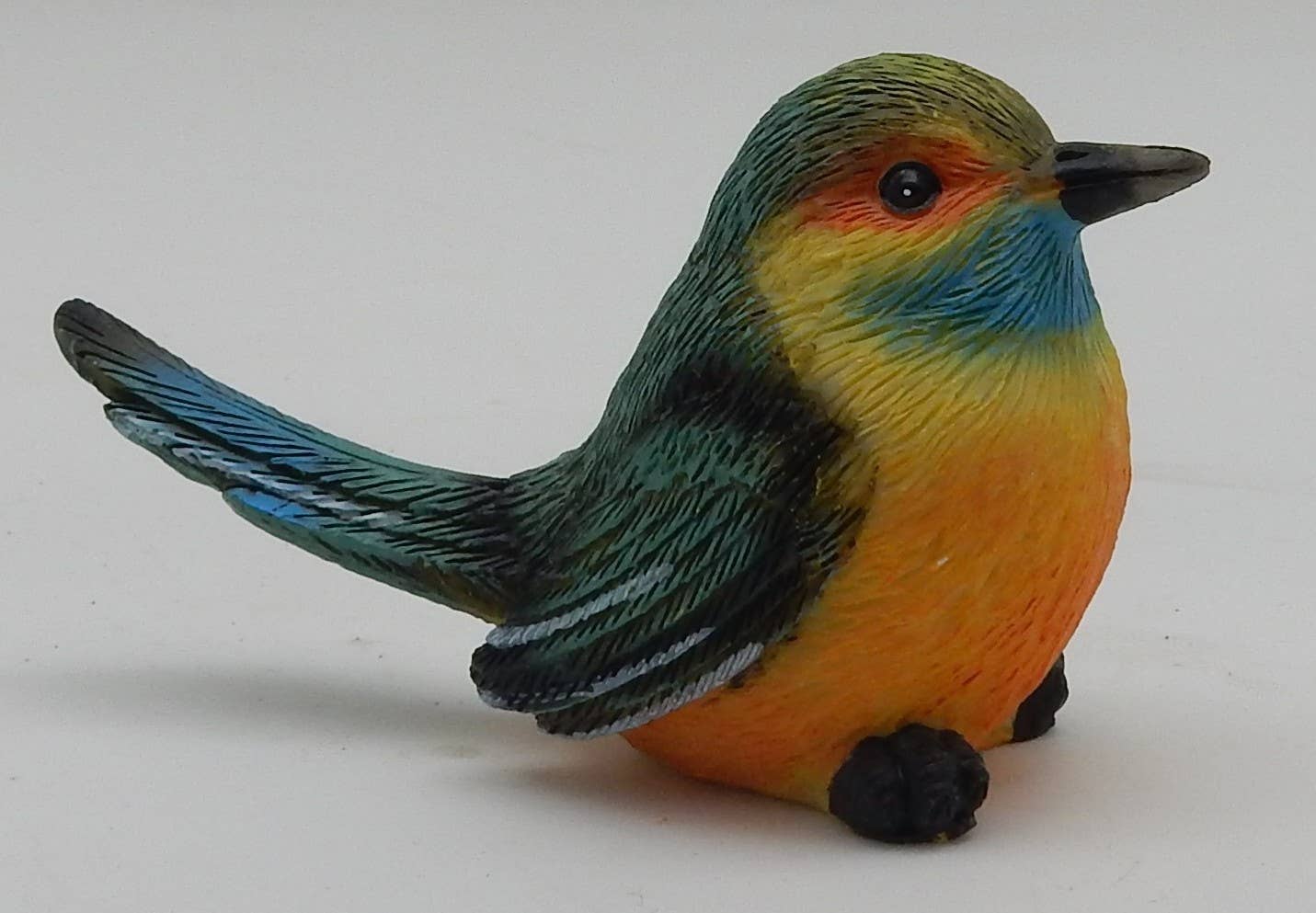 Green Pastures Wholesale - Wholesale Decorative Figurine - Bird Figurines Decor - Polyresin bird green and yellow mixed0