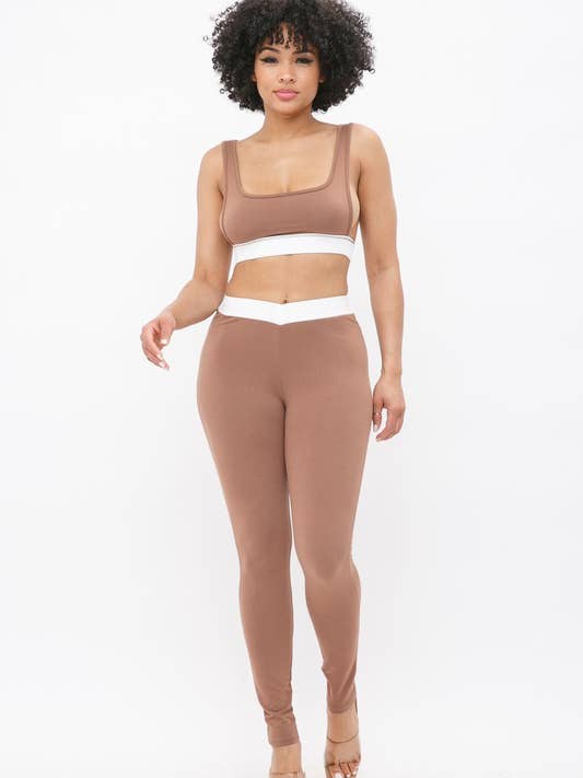 Conjunto de top corto y leggins con cuello cuadrado para venta al por mayor de Belita Collection